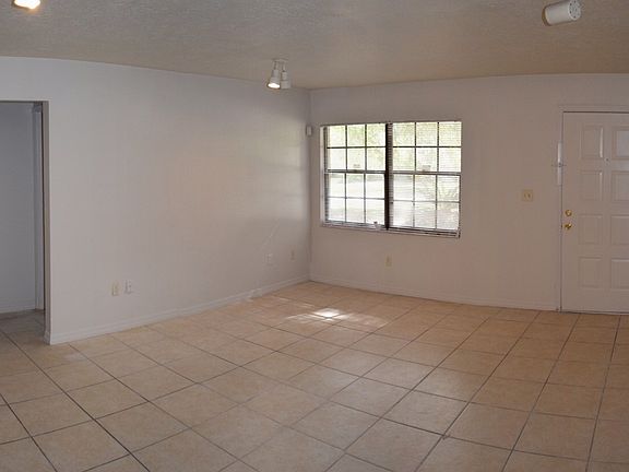 2nd image of 2331 NE 41st St
