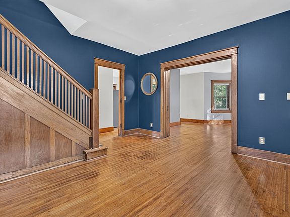 4th image of 212 S Union St
