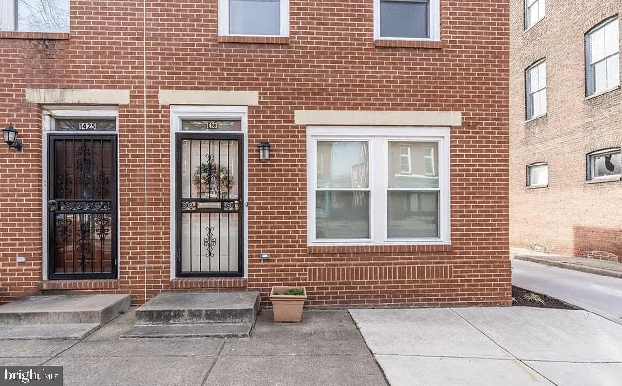 3 bed, 2.5 bath, 2124 sqft, $2,465 — Photo 1