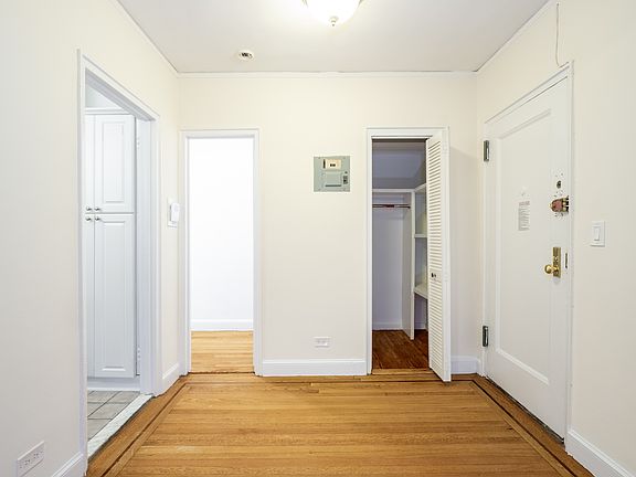 4th image of 212 W 22nd St APT 4L