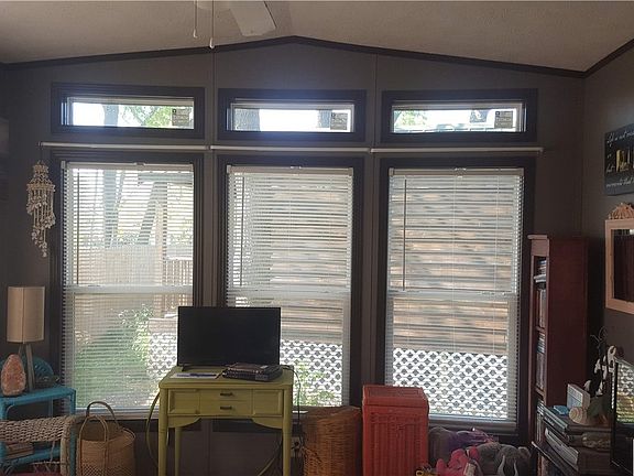 3rd image of 209 Wildflower Ln