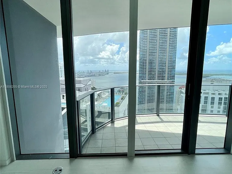 1000 Brickell Plz #Penthouse 5501 — Photo 19