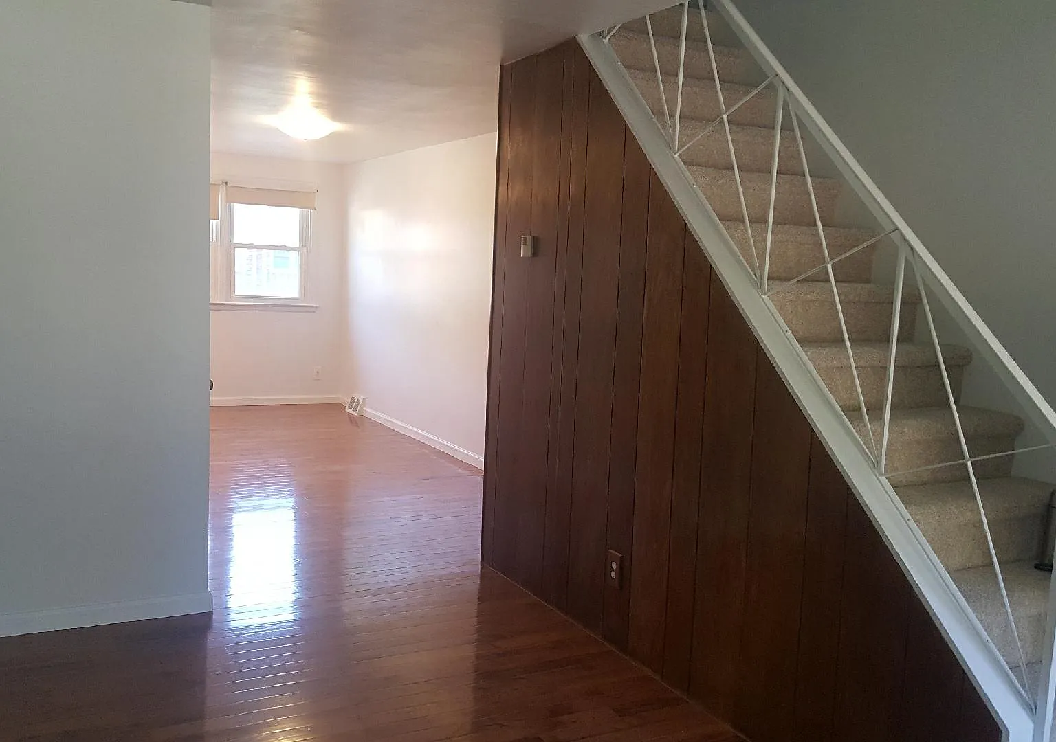 3 bed, 1120 sqft, $2,200 — Photo 2