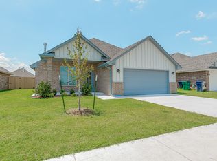 9324 NW 143rd St, Yukon, OK 73099