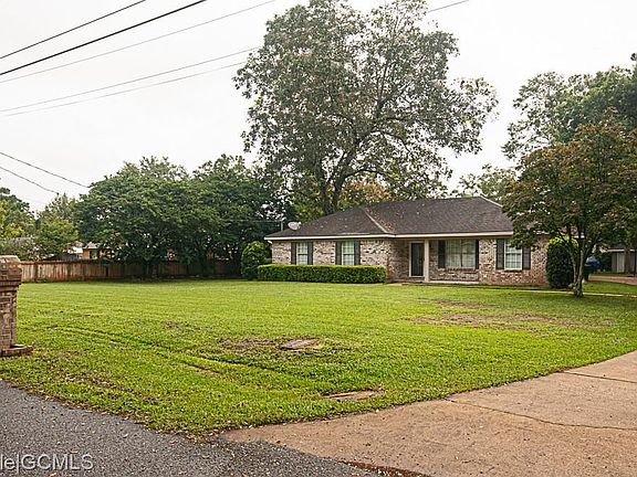 4th image of 5217 Santos Dr E