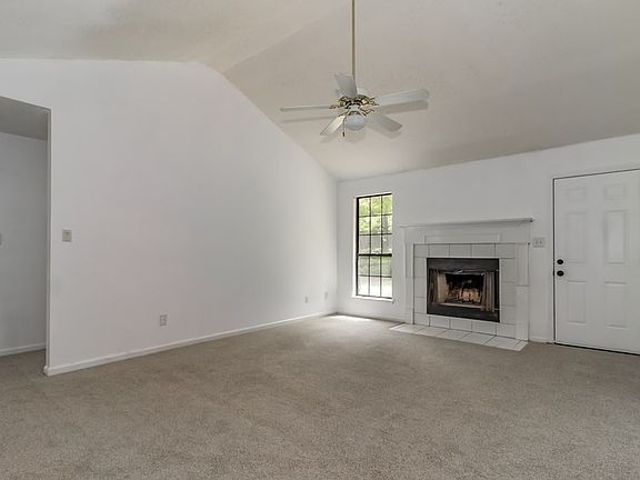 4th image of 3021 White Sand Dr