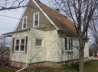 709 S 22nd St, Manitowoc, WI 54220