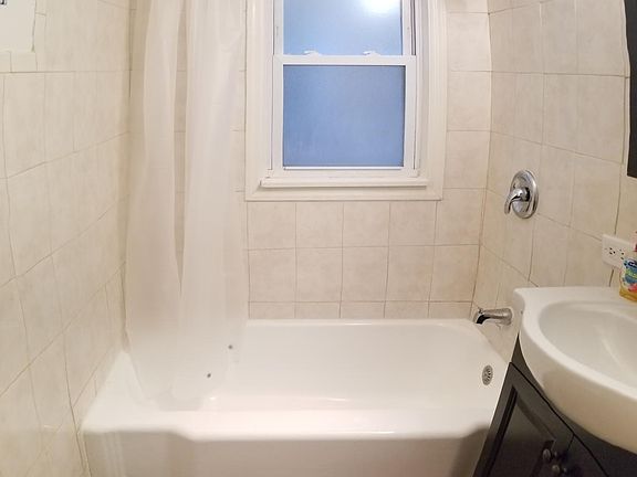 5th image of 3614 Adams St #1W