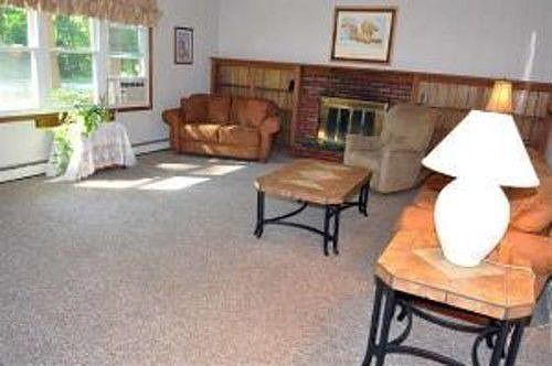 3rd image of 13 Hillside Dr