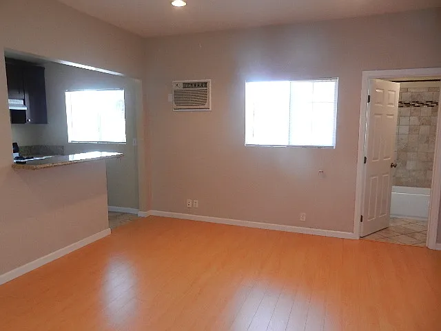 Studio, $1,695 — Photo 4
