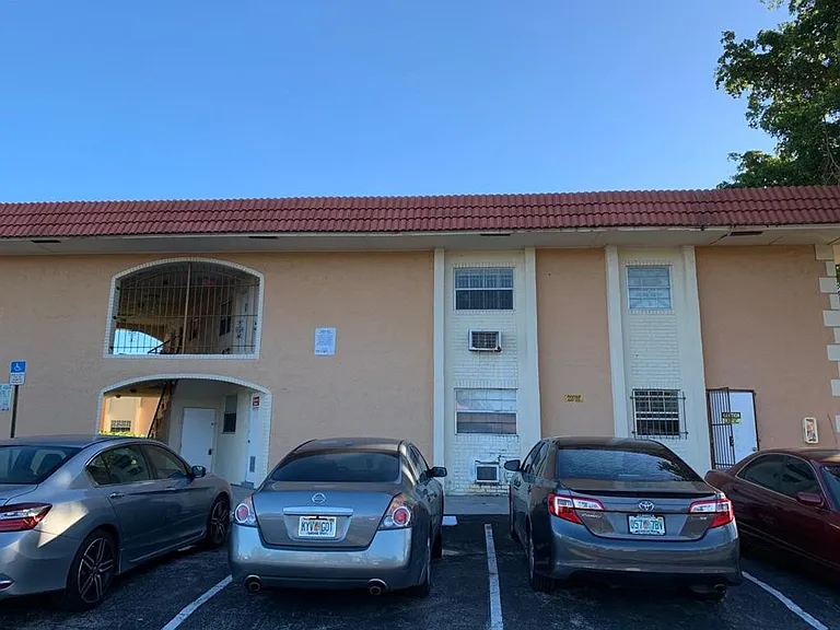 978 SW 10th Dr — Photo 14