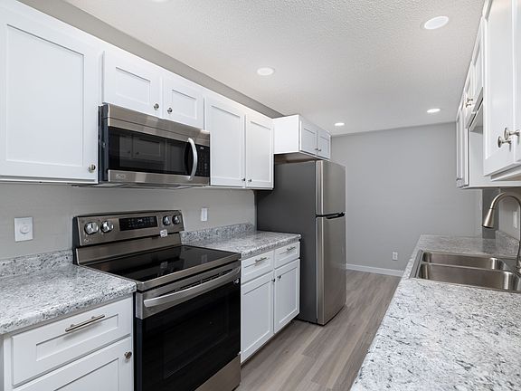 5th image of 927-933 Park Ave W #929