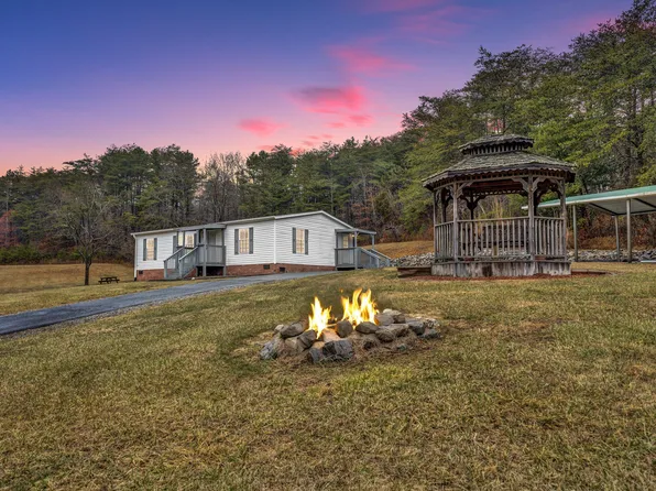 1150 Horseshoe Point Rd, Henry, VA 24102