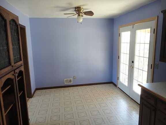 4th image of 13424 Belmeade Ave