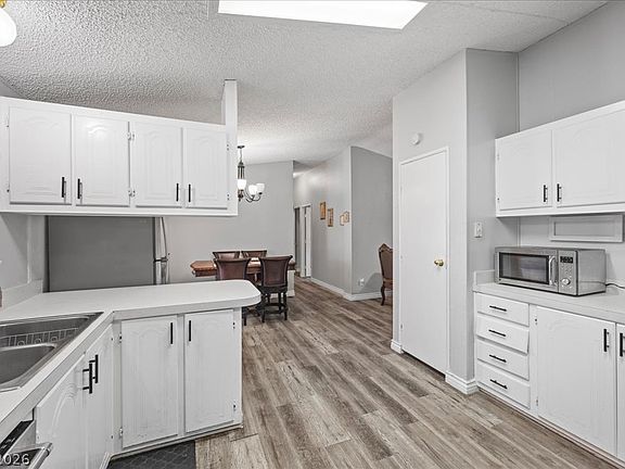 5th image of 4558 Sonia Rose Ln