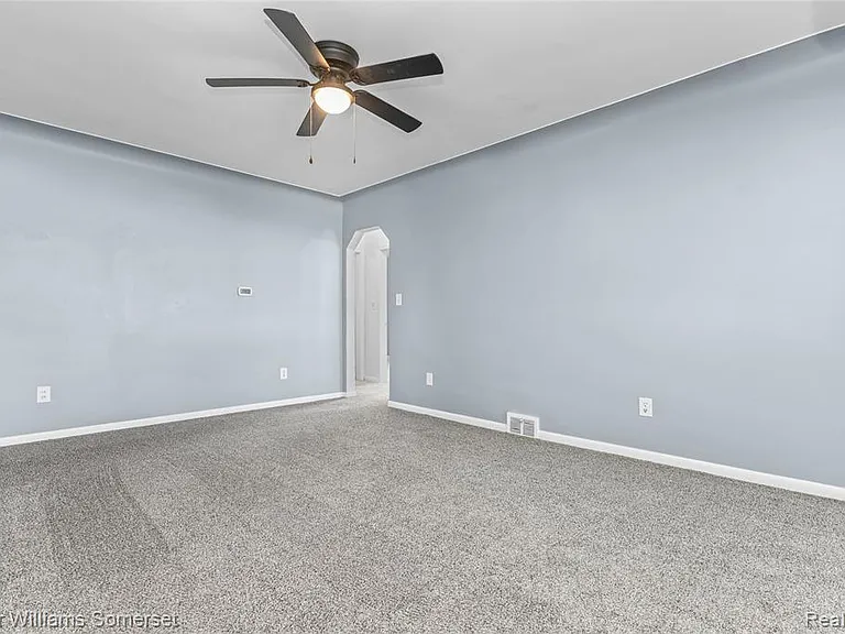 99 Tacoma Dr — Photo 5