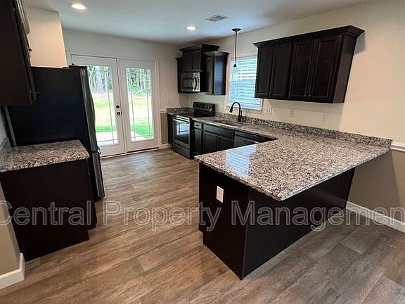 4th image of 377 Timberwood Dr