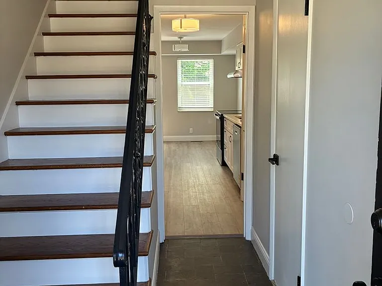 502-510 Broadmoor Dr — Photo 5