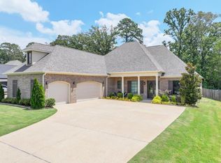 283 Arlington Park Dr, Hot Springs, AR 71901