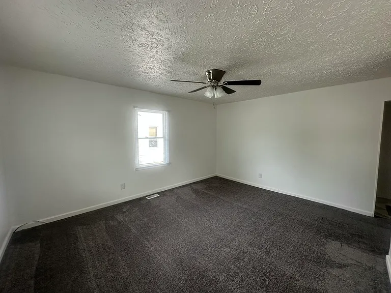 95 Glass Ave — Photo 8