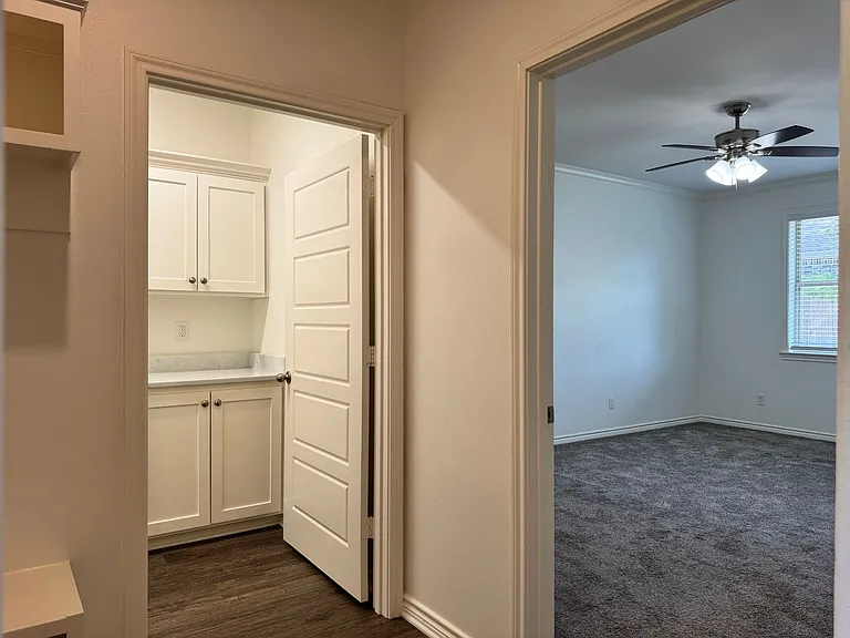 3704-3784 Cottage Park Cir — Photo 24