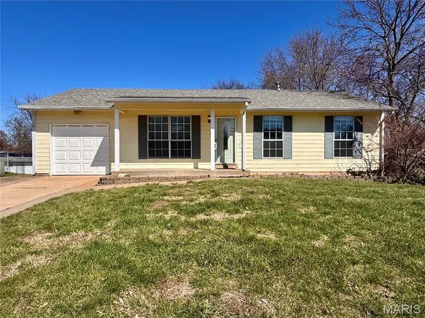 1345 Great Warrior Dr, O'Fallon, MO 63366