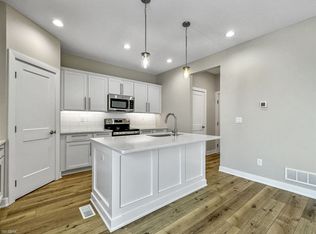 1454 S Kings Grove Ave, West Des Moines, IA 50266