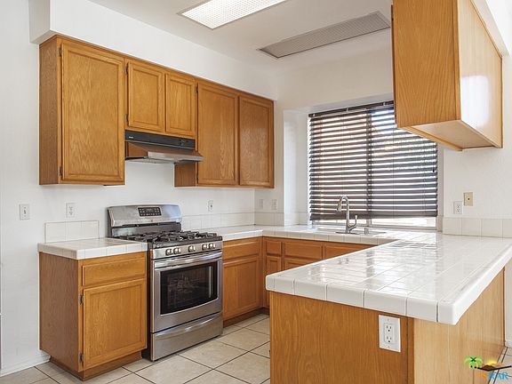 4th image of 78865 La Palma Dr