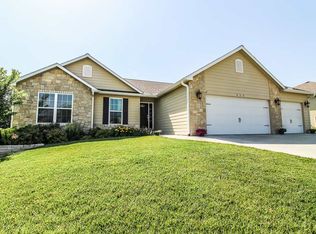 212 Fourwinds Ct, Manhattan, KS 66503