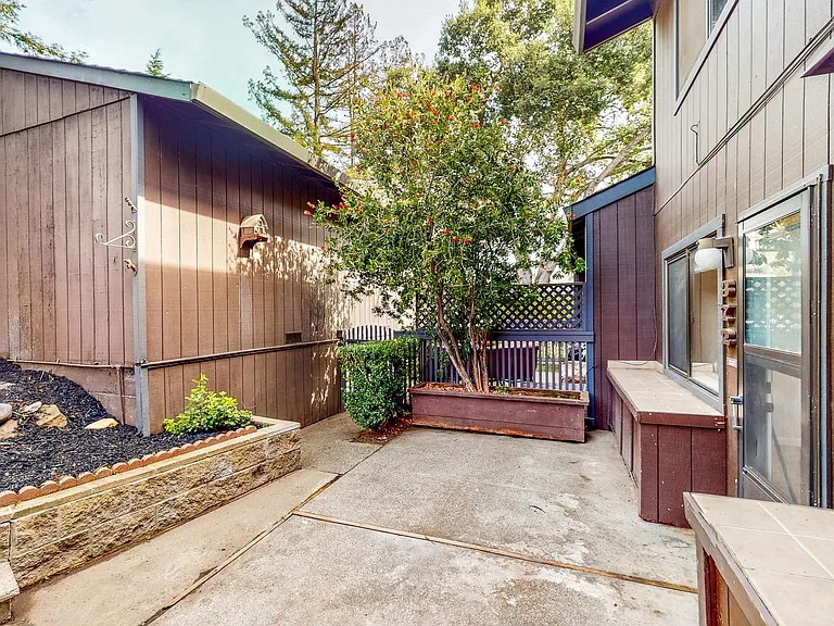 372 Los Alamos Rd — Photo 41