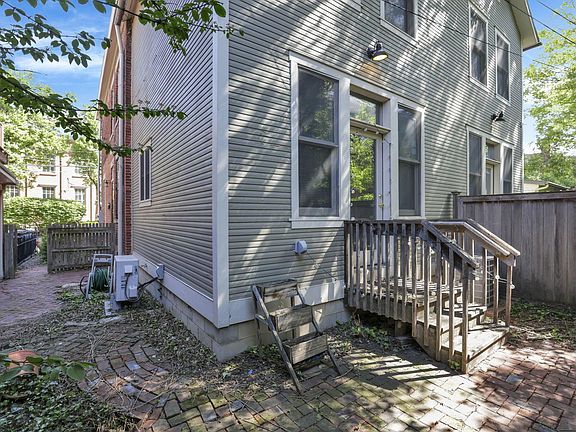 5th image of 113 E Sycamore St #111