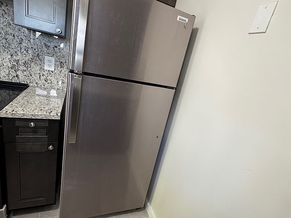 5th image of 1141 W River Dr #1141