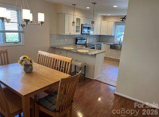 610 Britton Creek Dr, Hendersonville, NC 28791