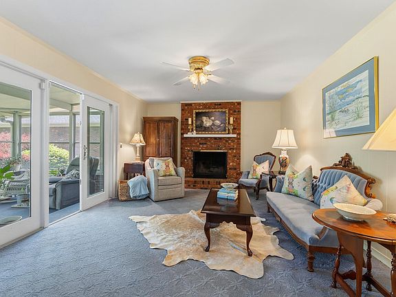 4th image of 146 Wembley St