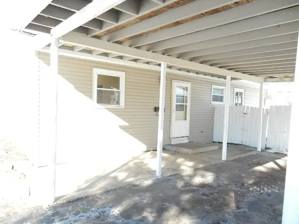 961 Berkley St, Carpentersville, IL 60110