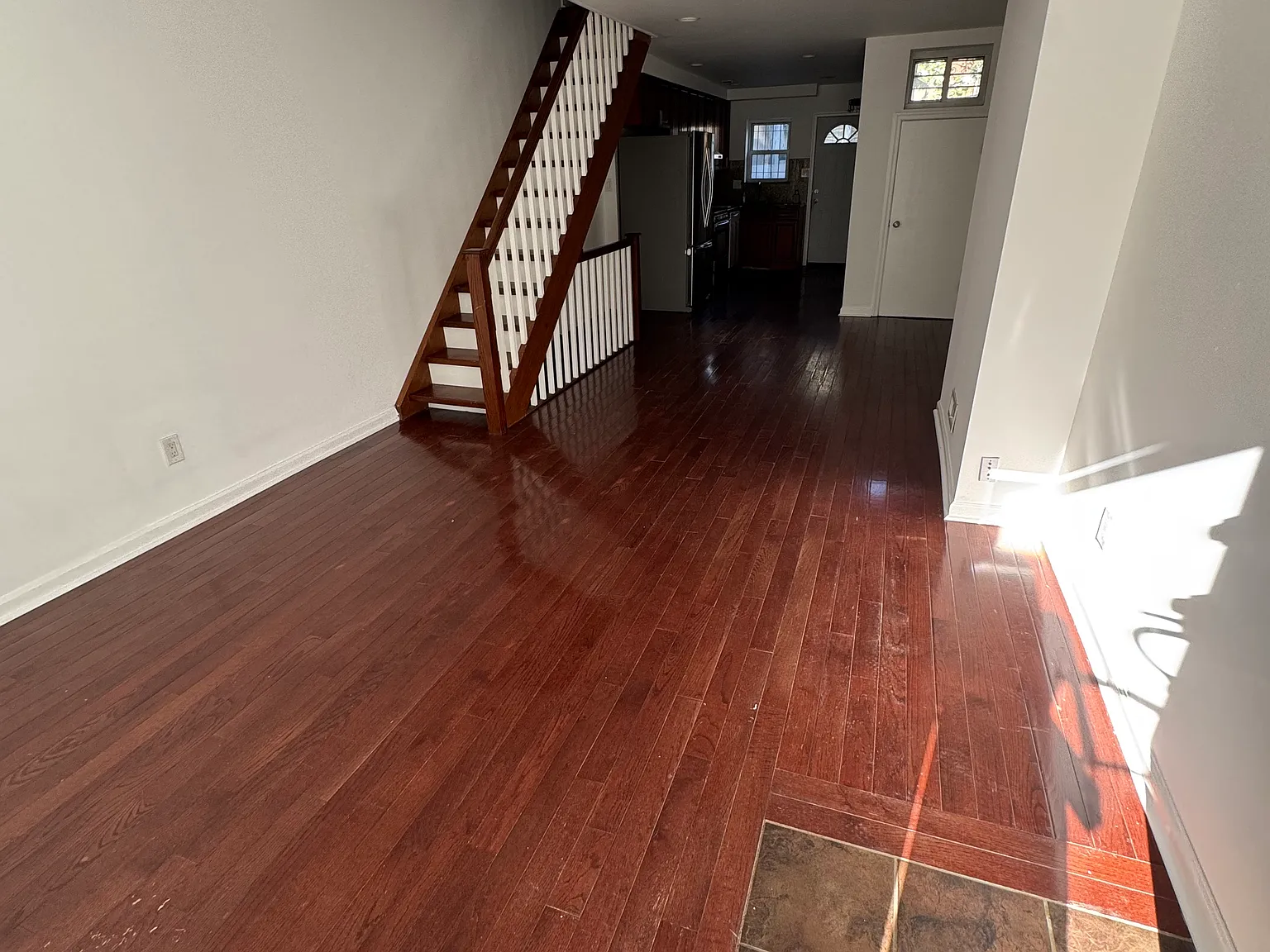 4 bed, 2400 sqft, $2,800 — Photo 4