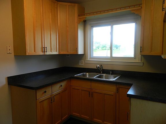 3rd image of 7928 Crosshill St