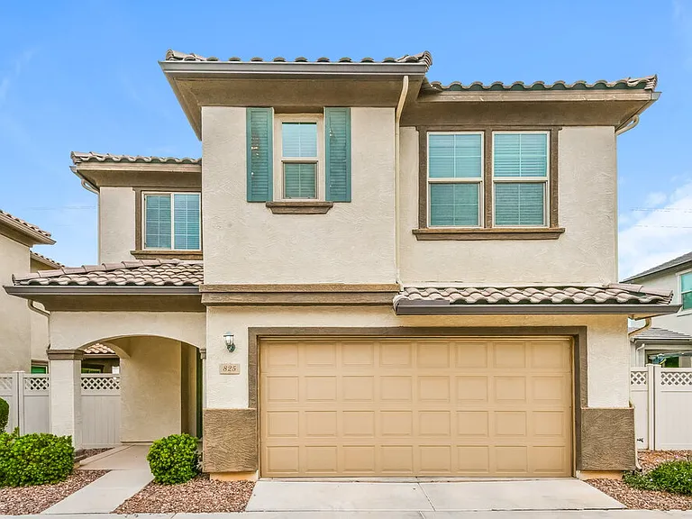 825 S Swallow Ln — Photo 1