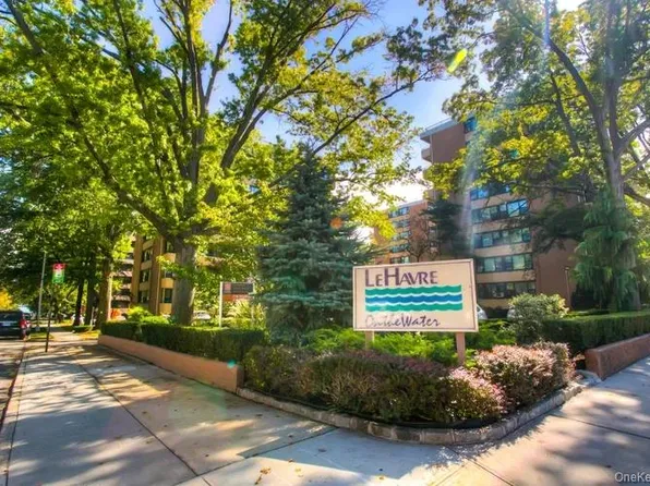162-30 Powells Cove Boulevard #2C, Beechhurst, NY 11357