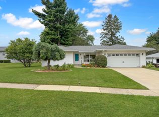 1353 Empire Ct, Freeport, IL 61032