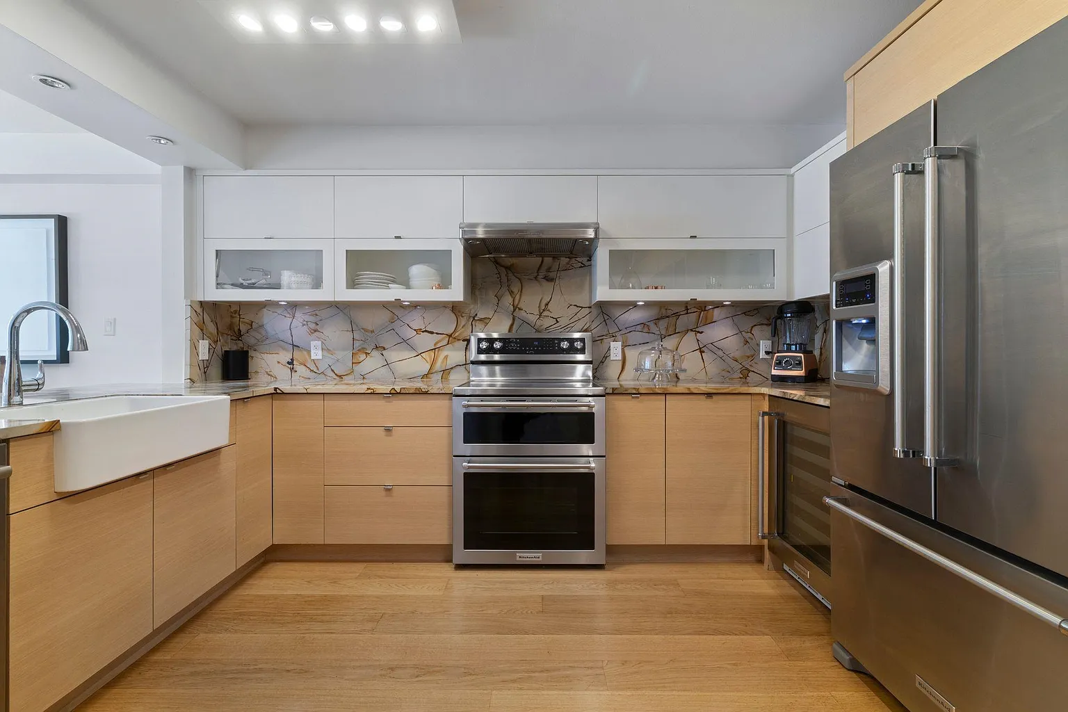 1501 Howe St #303 photo 1