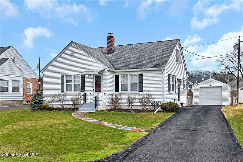 2nd image of 20 Pershing Avenue