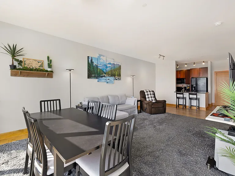 1550 E Royall Pl #403 — Photo 3