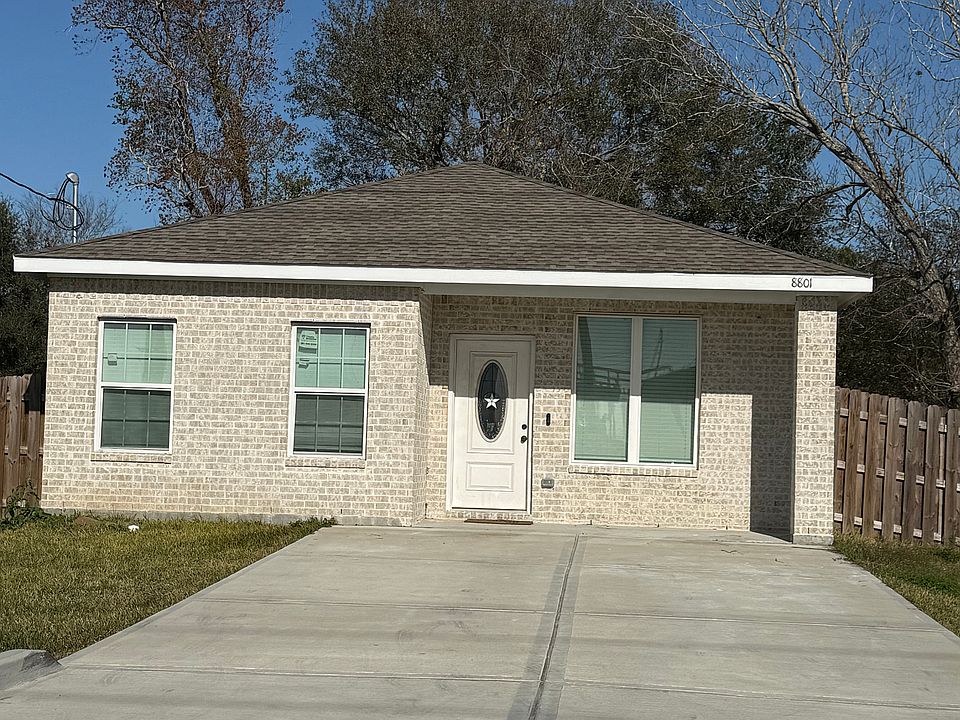 front of the house fits 4 cars