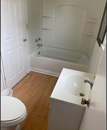 4th image of 906 E Depot St