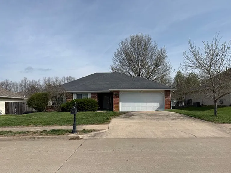 707 Ames Dr — Photo 1