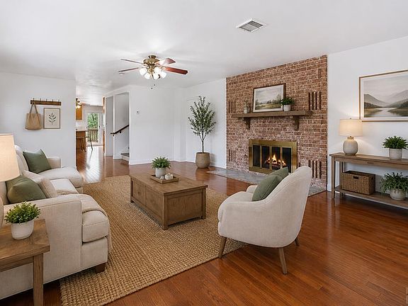 4th image of 1069 Meadow Ln