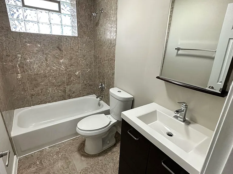 920 W Belle Plaine Ave — Photo 18