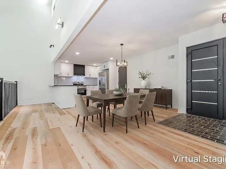 527 Lancelot Dr — Photo 3