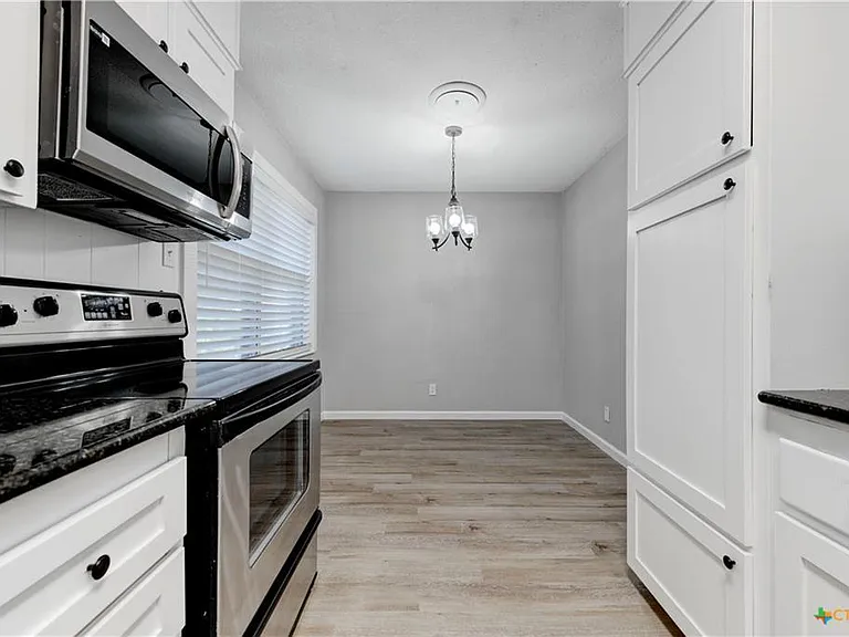 1228 Chippendale Dr — Photo 6